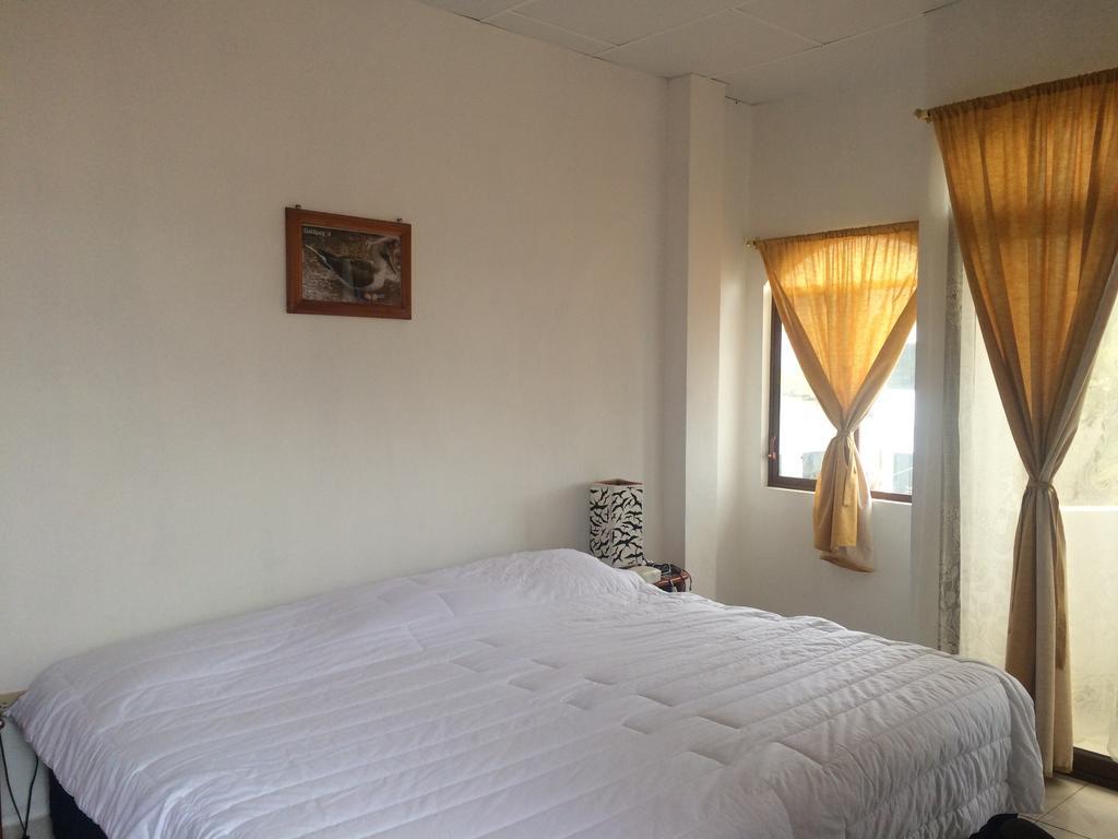 Galapagos Best Hostel Puerto Ayora  Pokój zdjęcie