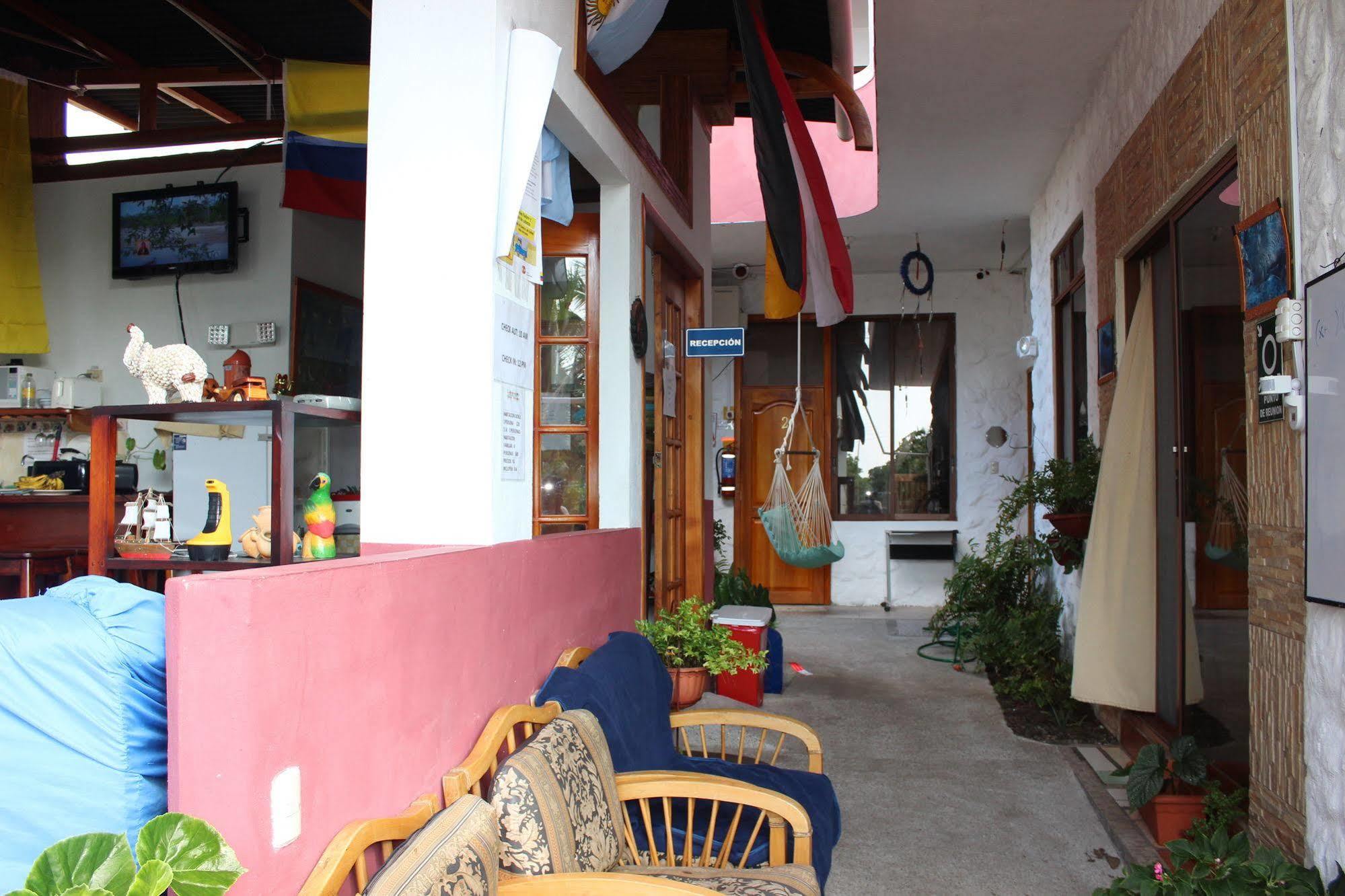 Galapagos Best Hostel Puerto Ayora  Zewnętrze zdjęcie