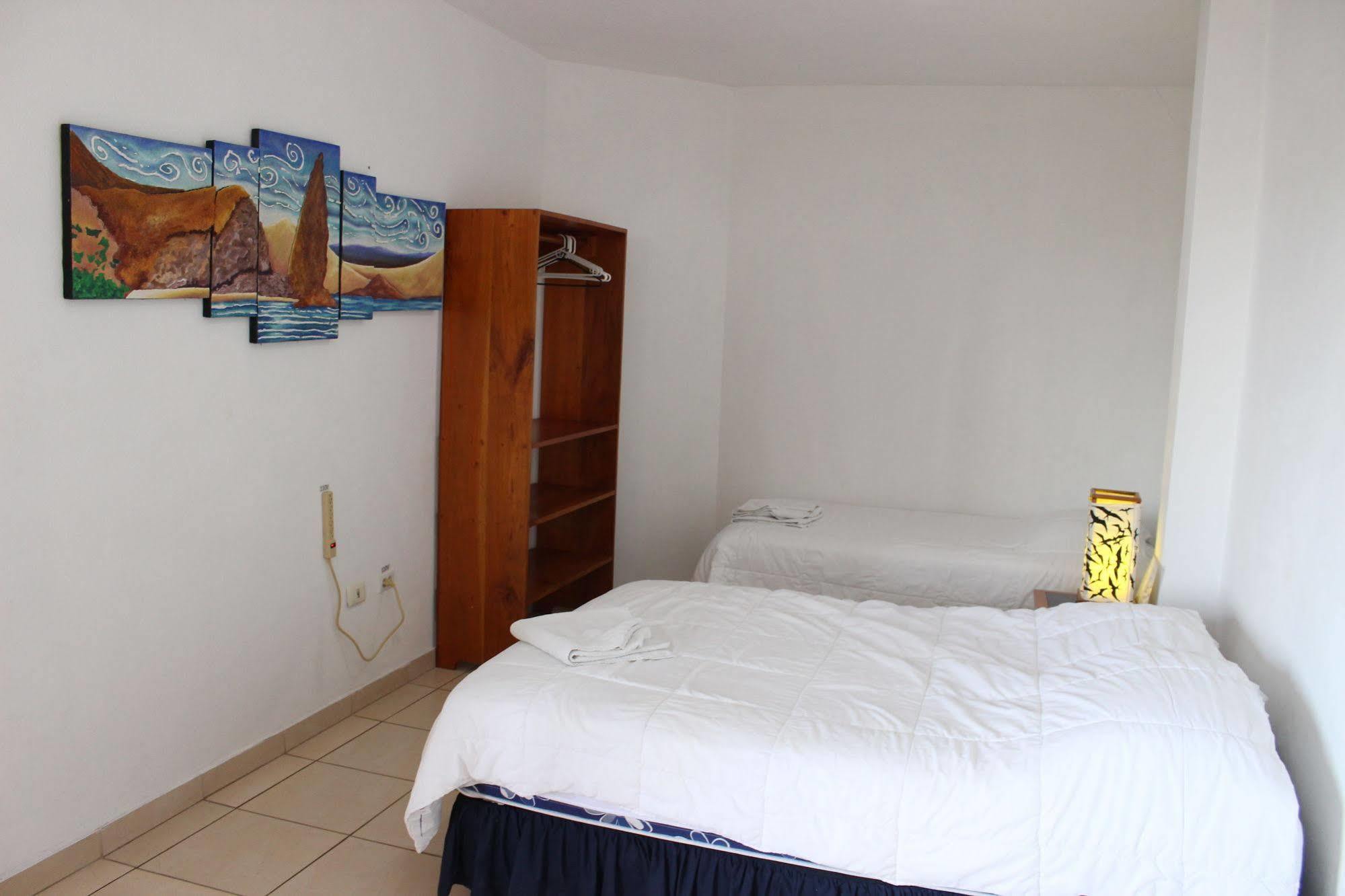 Galapagos Best Hostel Puerto Ayora  Zewnętrze zdjęcie