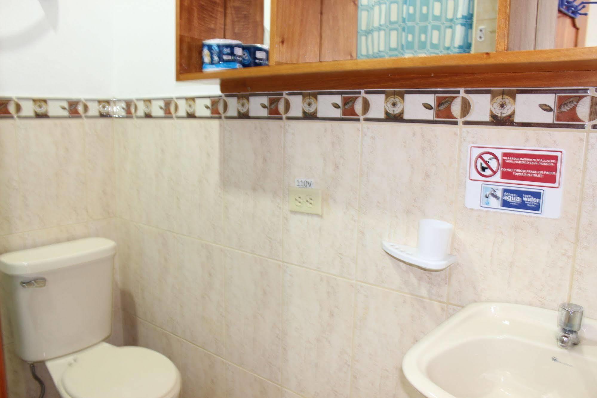 Galapagos Best Hostel Puerto Ayora  Zewnętrze zdjęcie