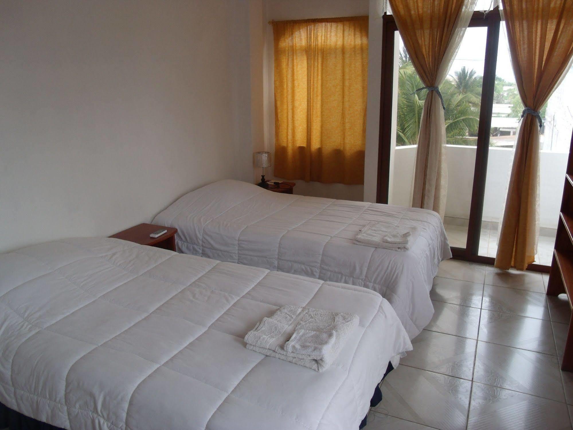 Galapagos Best Hostel Puerto Ayora  Zewnętrze zdjęcie