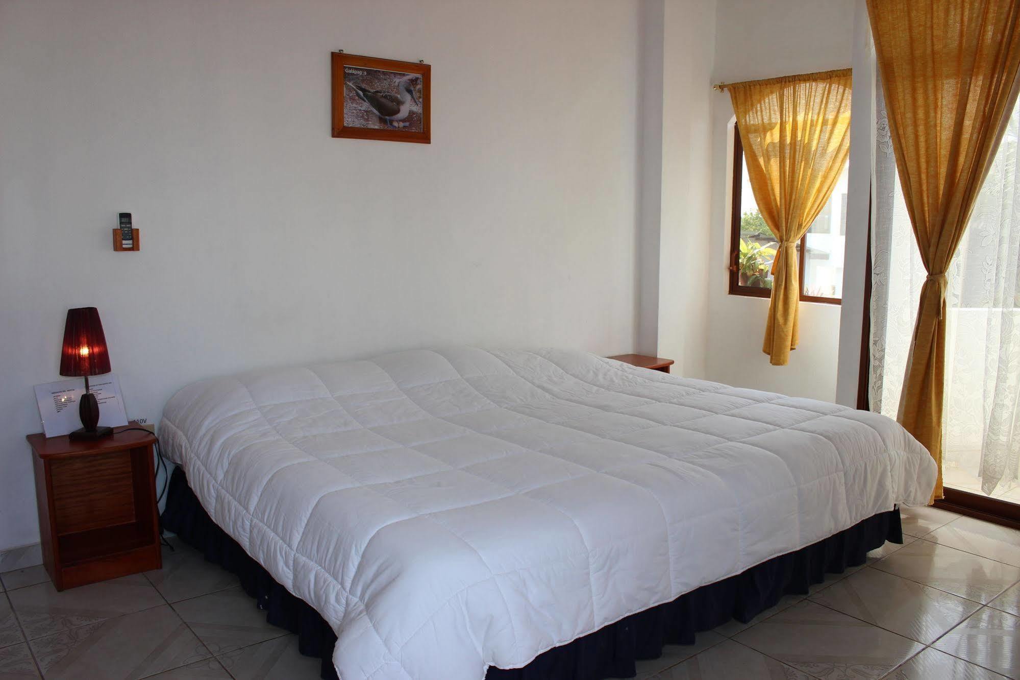 Galapagos Best Hostel Puerto Ayora  Zewnętrze zdjęcie