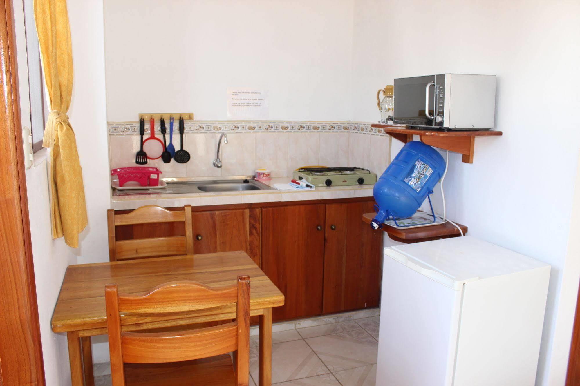 Galapagos Best Hostel Puerto Ayora  Zewnętrze zdjęcie