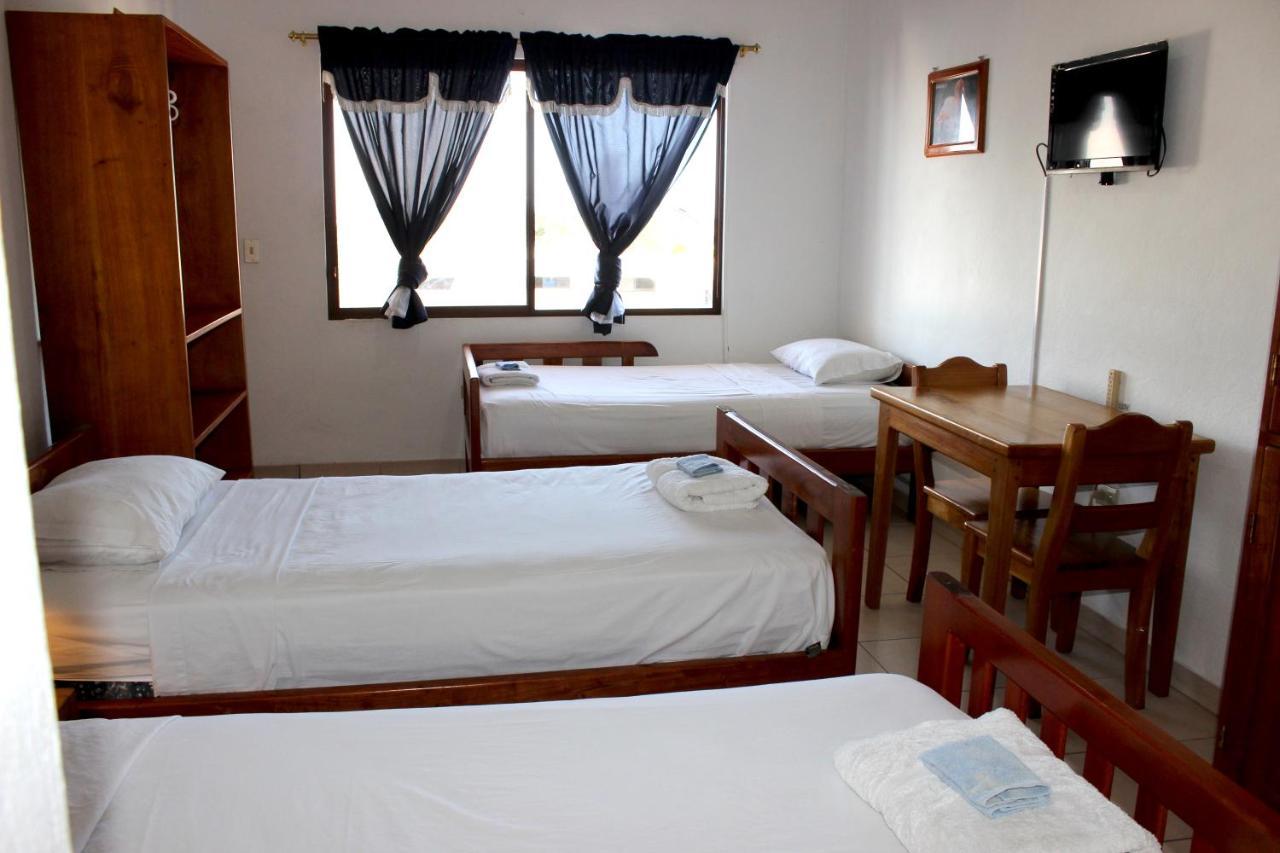 Galapagos Best Hostel Puerto Ayora  Zewnętrze zdjęcie