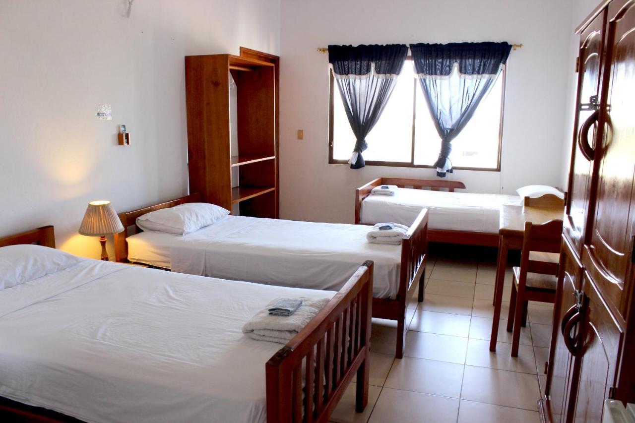 Galapagos Best Hostel Puerto Ayora  Zewnętrze zdjęcie