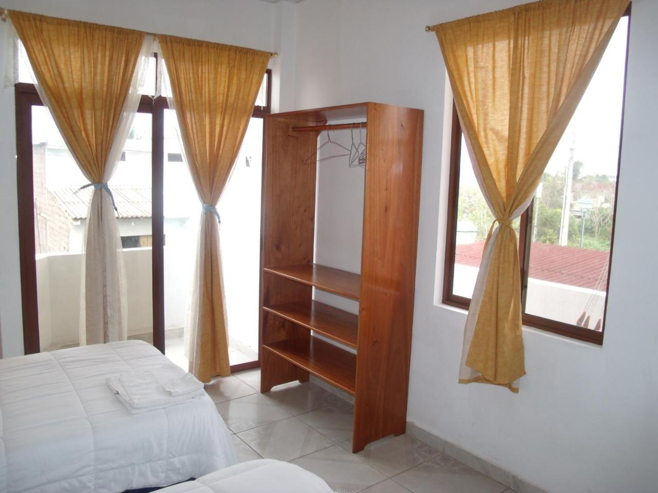 Galapagos Best Hostel Puerto Ayora  Zewnętrze zdjęcie